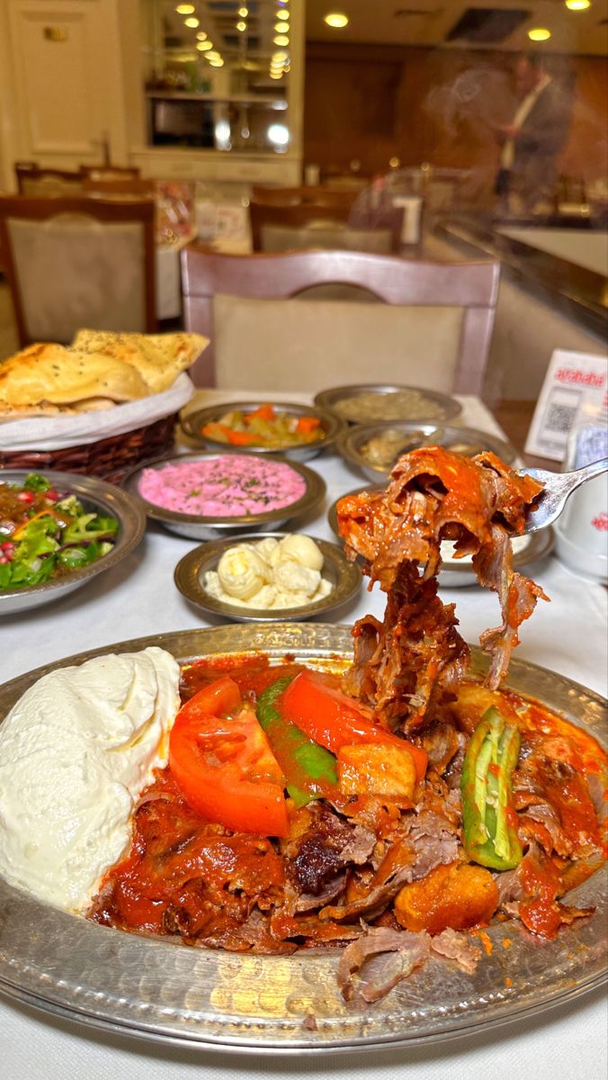 İskender Kebap Tarifi: Evde Nefis Bir Lezzet Hazırlayın