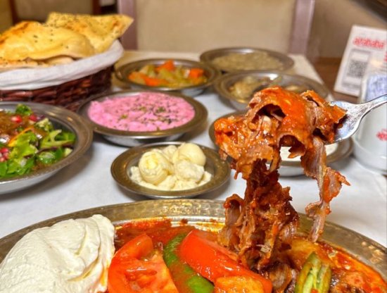 İskender Kebap Tarifi: Evde Nefis Bir Lezzet Hazırlayın