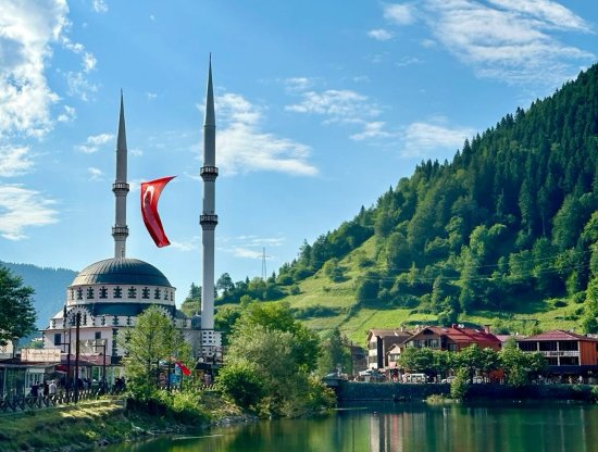 Trabzon'da Uzungöl ve Tarihî Miras Keşfi